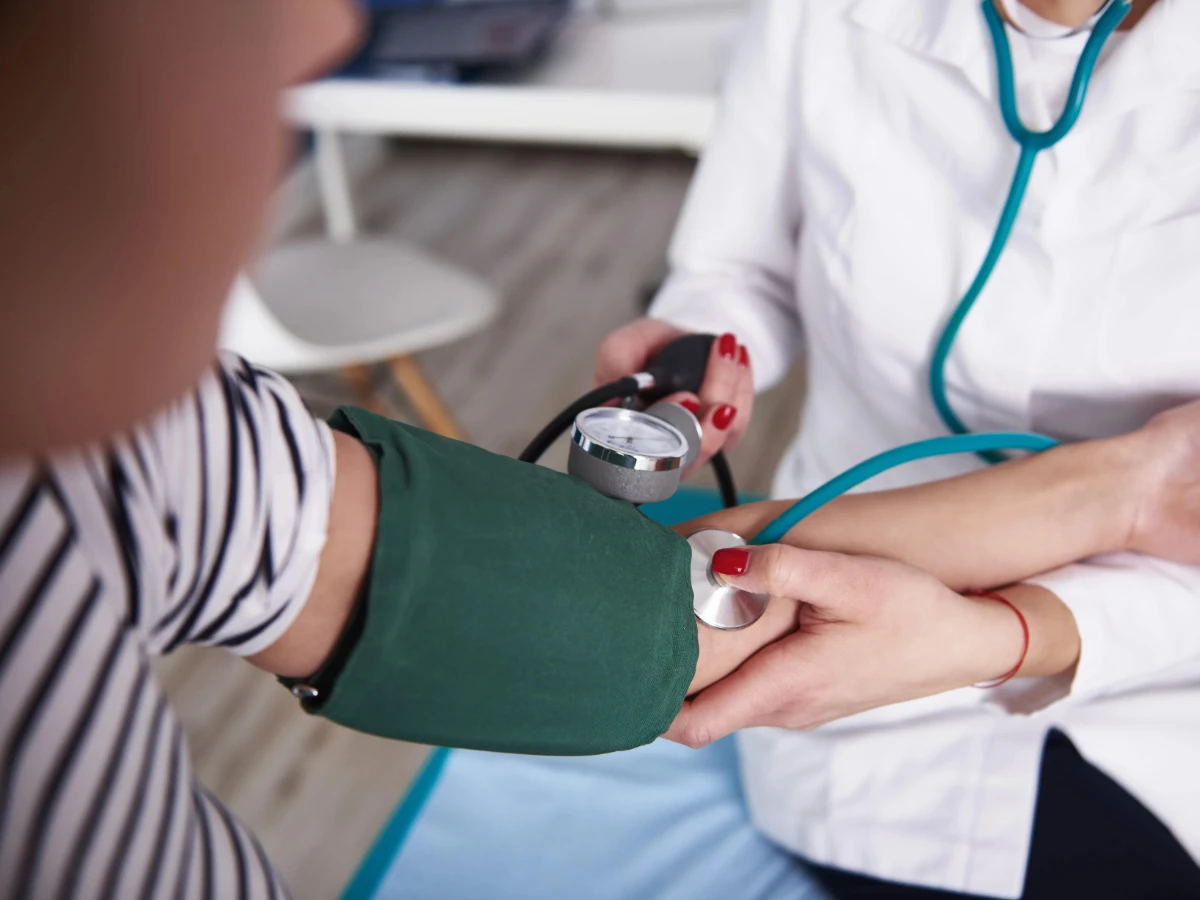 Vorsorge Blutdruck messen 