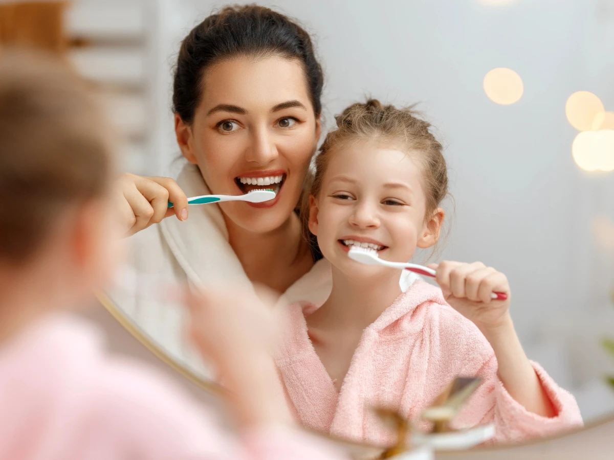  Zähne putzen mit Kindern 