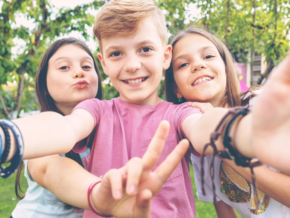  3 Kinder haben Spaß 