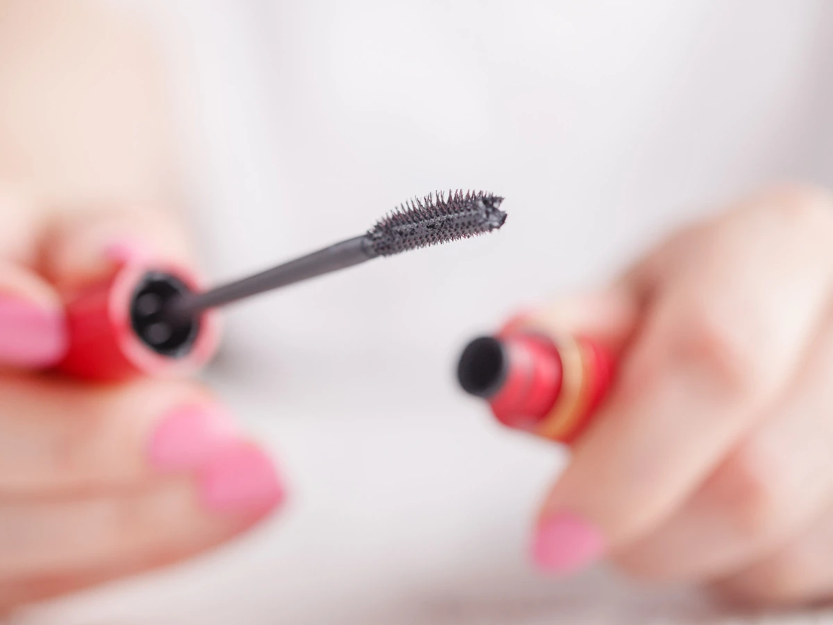  Mascara Bürste und Flasche 