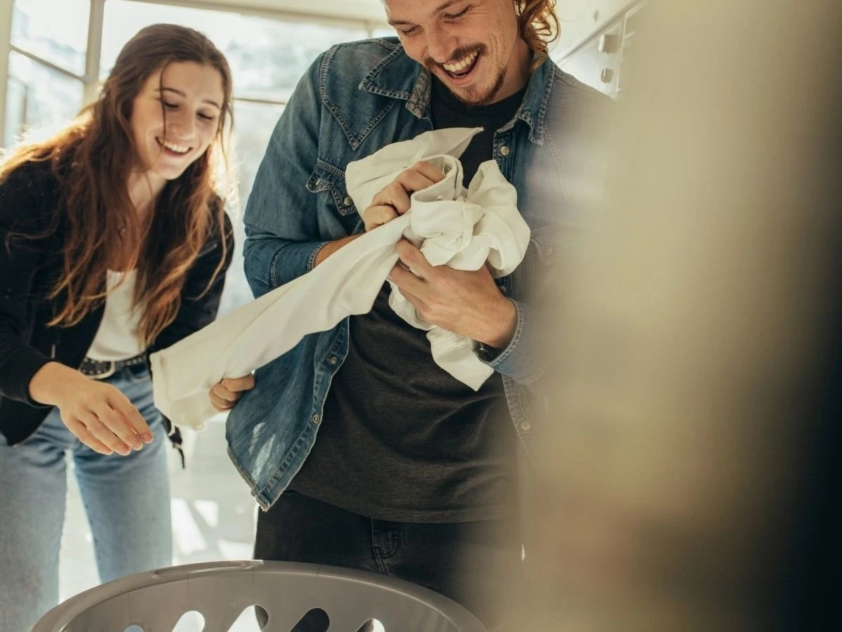  Paar sortiert Wäsche 